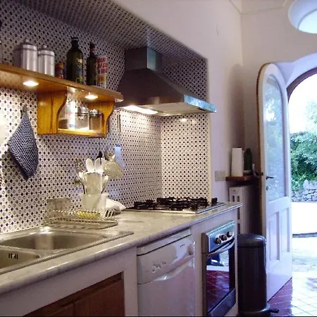 Villa Anacapri Sleeps 9 Pool Air Con Wifi *