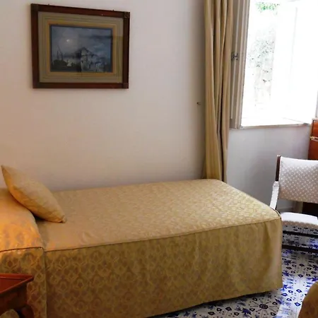 Villa Anacapri Sleeps 9 Pool Air Con Wifi