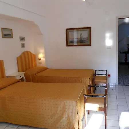 Anacapri Sleeps 9 Pool Air Con Wifi * Anacapri (Isola di Capri)